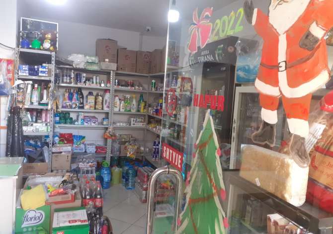 Shitet Dyqan, ne Laprake 🌁 shitet dyqan, në laprakë
📐 sipërfaqja: 21.68 m2 
📂 me hipotekë
