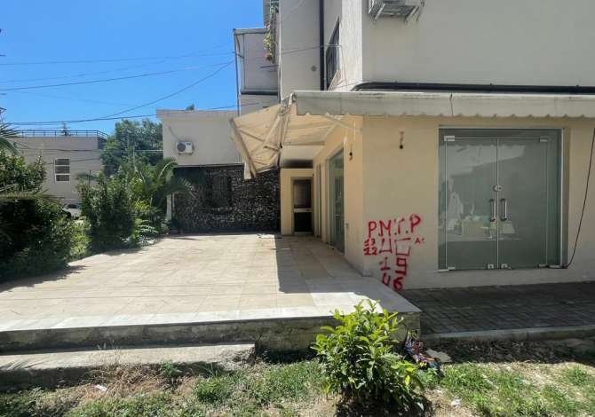  Të dhëna mbi pronën:



• Sipërfaqe 40 m² + verandë 60 m²

• Nd