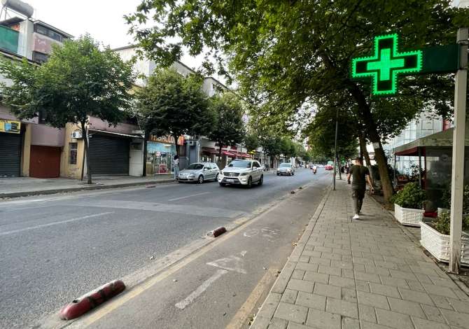  La casa si trova a Tirana nella zona "Stacioni trenit/Rruga e Dibres" 