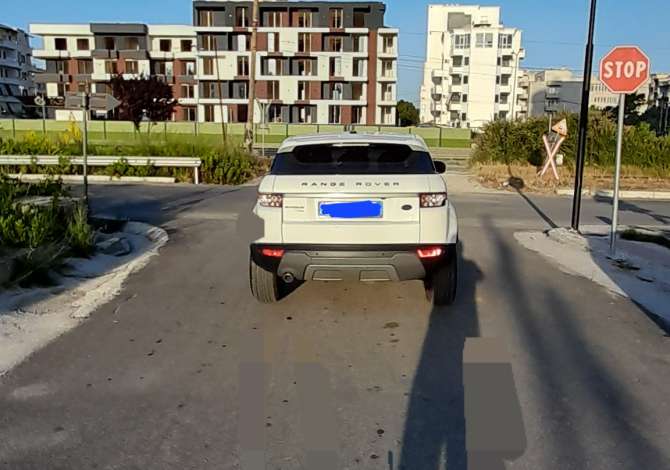 Car for sale Land Rover 2013 supplied with Diesel Car for sale in Durres near the "Central" area .This Automatik Land R