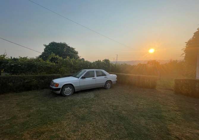 Car for sale Mercedes-Benz 1991 supplied with Diesel Car for sale in Lezhe near the "Zone Periferike" area .This Manual Me