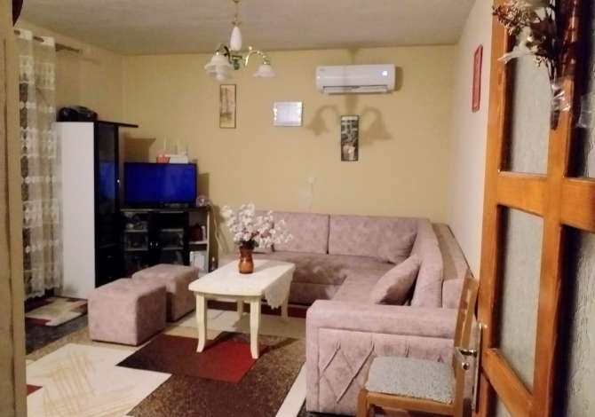 House for Sale in Korce 1+1 Furnished  The house is located in Korce the "Zone Periferike" area and is .
Thi