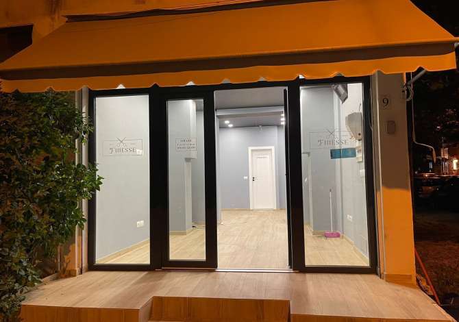 Qera, Ambient biznesi, Komuna e Parisit, Tiranë - 500€ | 40 m² Të dhëna mbi ambientin :

● sipërfaqe 40 m2

● tualet

● kati 0
