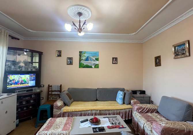 Qera, Apartament 1+1, Xhamllik, Tiranë - 350€ | 54 m² Të dhënat rreth apartamentit:

• 54 m²

• 1 dhomë ndenje

• 1 ku