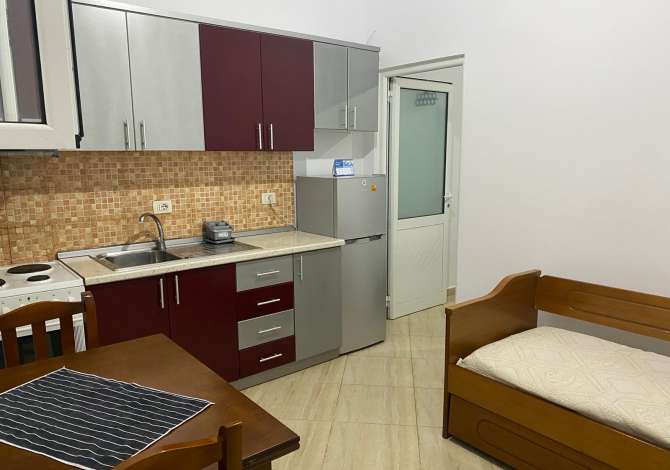 Qera, Apartament 1+1,Vilat Gjermane, Tiranë - 260€ | 30 m² Të dhëna mbi shtëpinë :

● ambient ndenjie + ambient gatimi

● dhom�