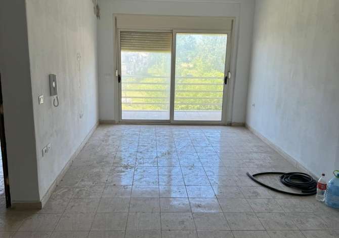 House for Sale in Vlore 1+1 Furnished  The house is located in Vlore the "Plazhi i vjeter" area and is (<s