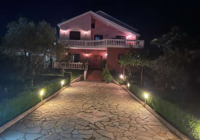  The house is located in Tirana the "Vore" area and is 17.32 km from ci