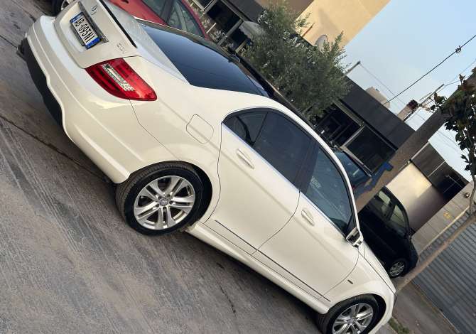 SHITET OKAZION MERCEDES BENZ C CLASE 220 NAFTE FULL OPSIONE 
Mercedes benz C220 CDI Viti 2012 BLUE EFICENC
• Karburanti NAFT
• 151 mi