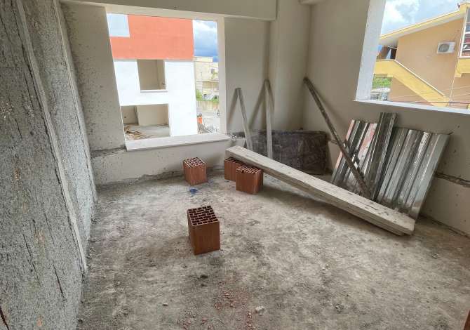  🚨Shitet Super Apartament Dupleks 
📍 Xhamia Selite  
🏢 Kati 1, Pallat 