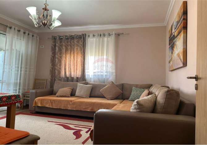  La casa si trova a Tirana nella zona "Vasil Shanto" che si trova 3.60 