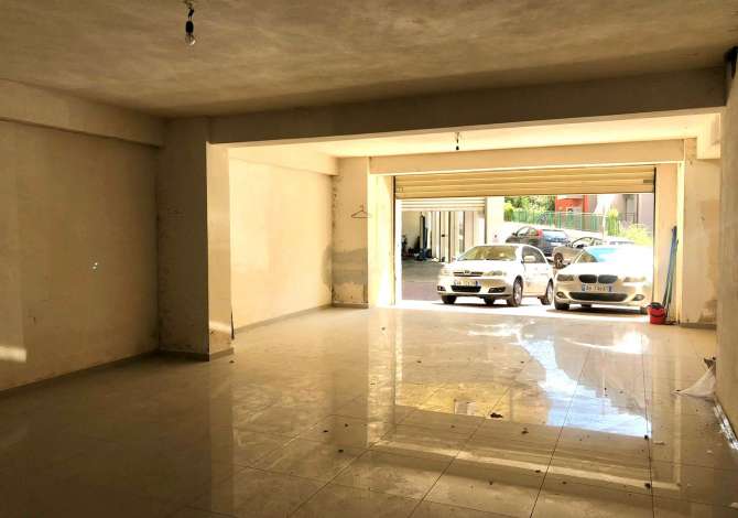 OFERTE (1246€/m²): Amb **Open Space 320.7m2 ( te Casa Italia - Dogana | Buze Autostrade) 100% i Ri - Me 3 P. Parkimi me Cmim Extra - 3,5m Lartesi + Mnd Ndarje  Shitet ambient 2 katësh:  me 2 hyrje  📍te liqeni i thatë pas radissonit - p