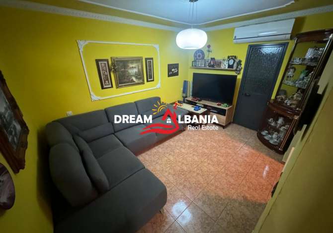  La casa si trova a Tirana nella zona "Spitali QSUT/Xhamlliku/Kinostudio&quo