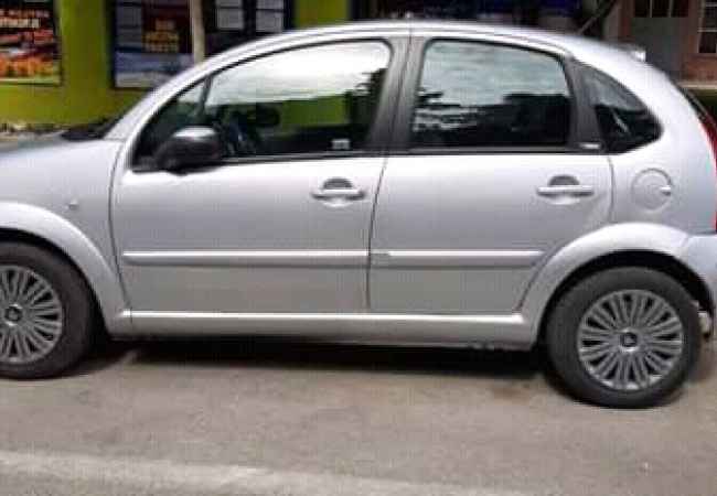 Car Rental Citroen 2005 supplied with Gasoline Car Rental in Durres near the "Central" area .This Automatik Citroen 