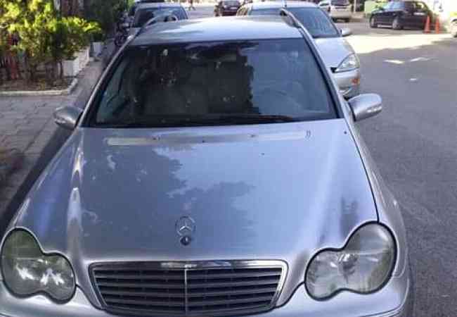 Jepet me qera Mercedes Benz elegance  Jepet me qera mercedes benz elegance 
motorr 2.2 
viti 2003
nafte 
kambio ma