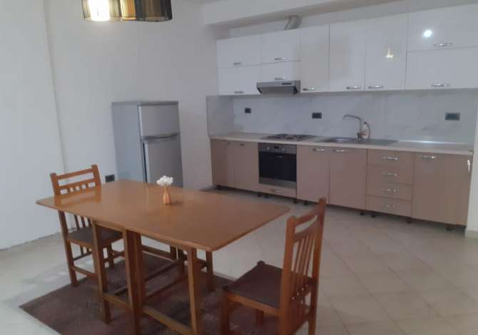  The house is located in Tirana the "Fresku/Linze" area and is 4.38 km 