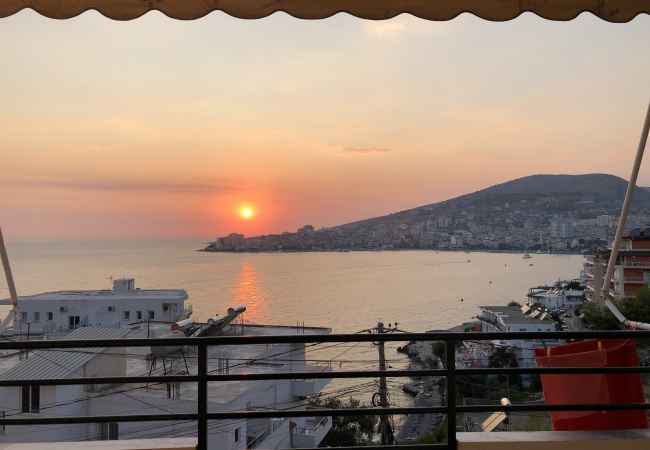 Daily rent and beach room in Sarande 1+1 In Part  The house is located in Sarande the "Central" area and is .
This Dail