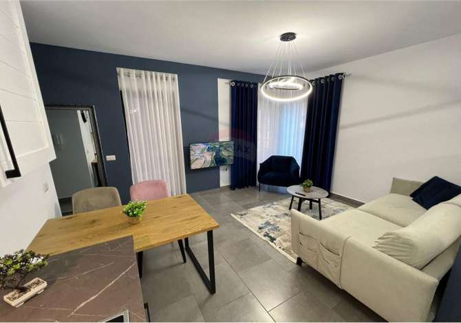  The house is located in Tirana the "21 Dhjetori/Rruga e Kavajes" area 