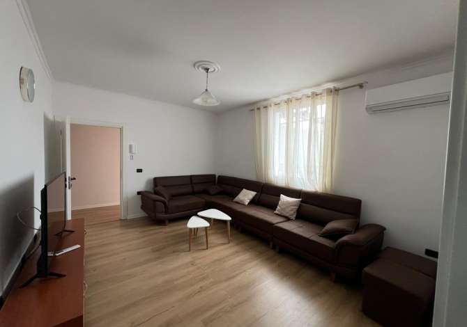 Casa in affitto a Tirana 2+1 Arredato  La casa si trova a Tirana nella zona "Spitali QSUT/Xhamlliku/Kinostudio&quo